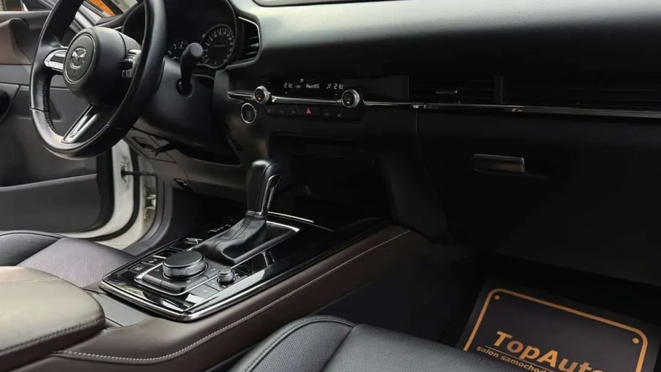 MAZDA CX-30 -