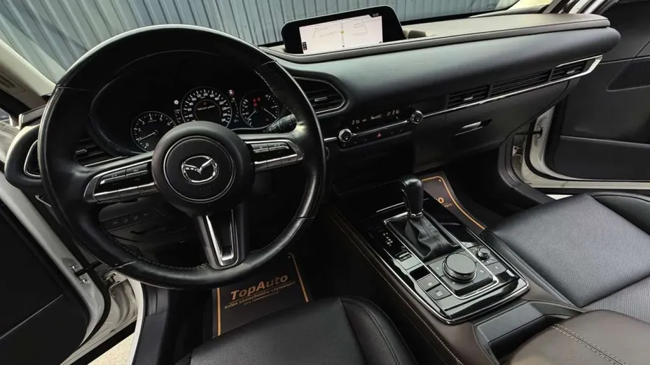MAZDA CX-30 -