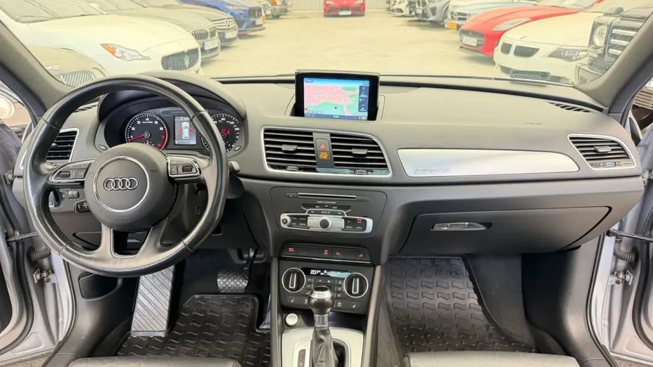 AUDI Q3 -