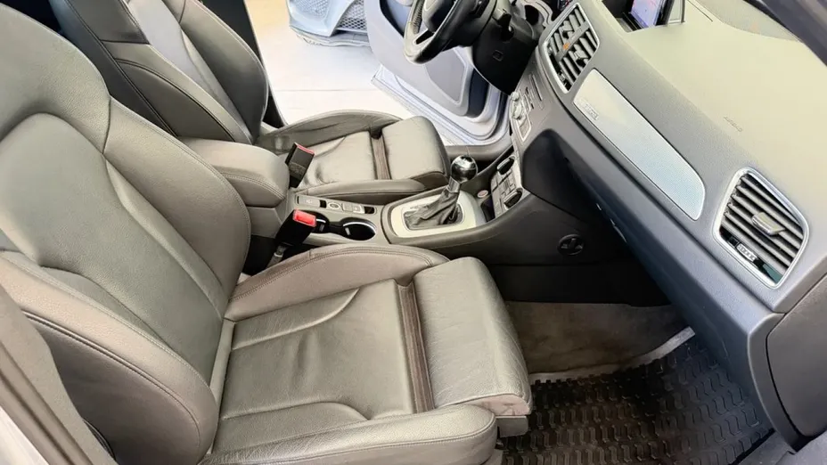 AUDI Q3 -
