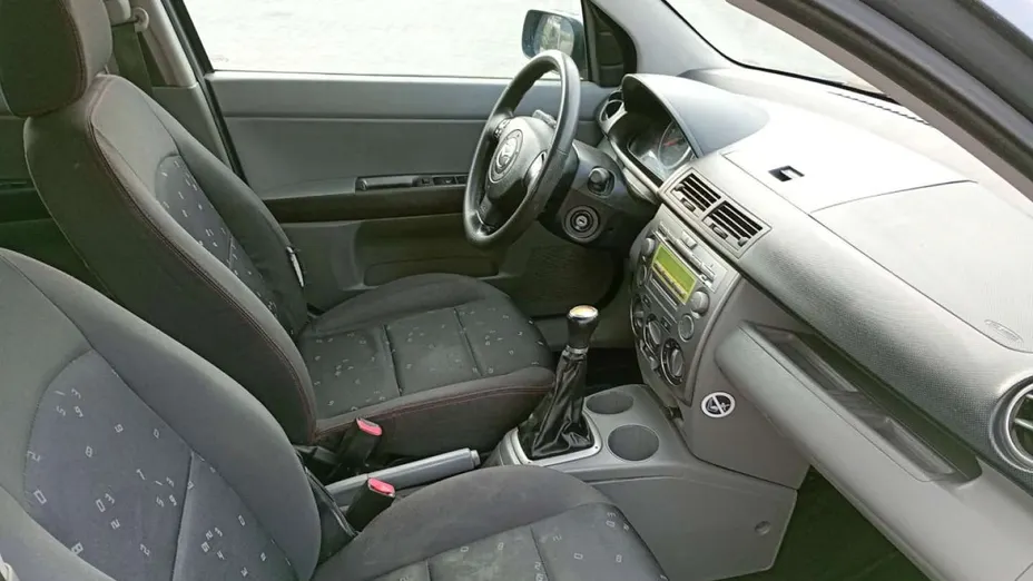 MAZDA 2 -