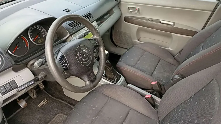 MAZDA 2 -