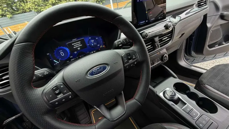 FORD Kuga -