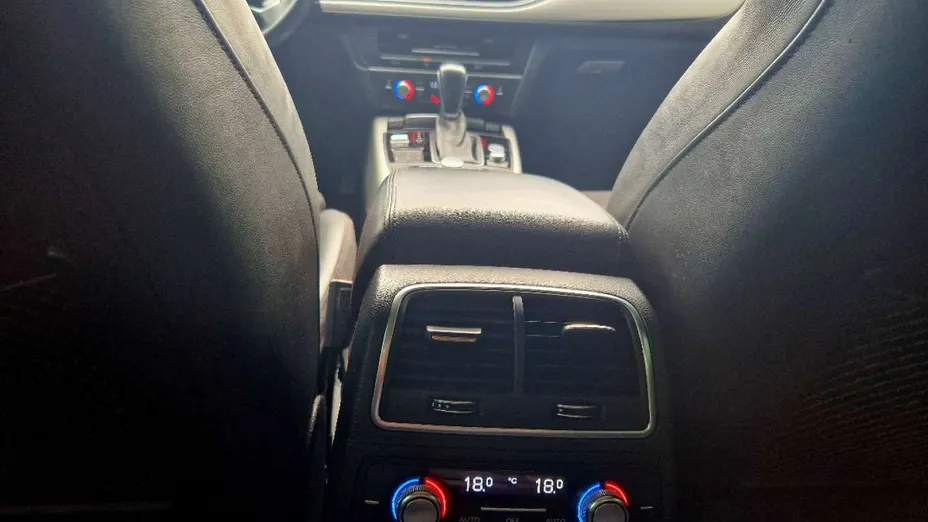 AUDI A6 -