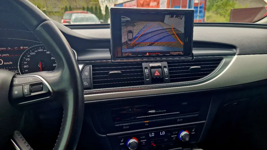AUDI A6 -