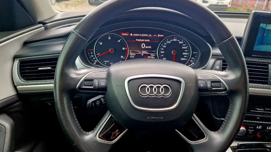 AUDI A6 -