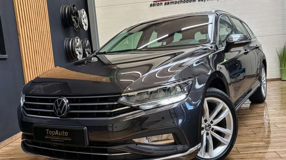 VOLKSWAGEN Passat -