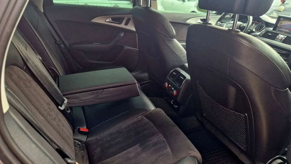 AUDI A6 -