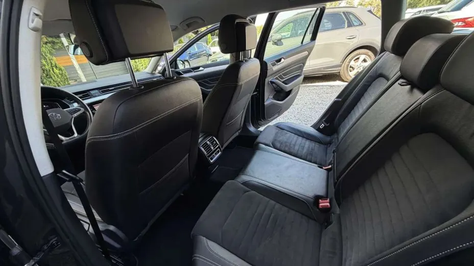VOLKSWAGEN Passat -
