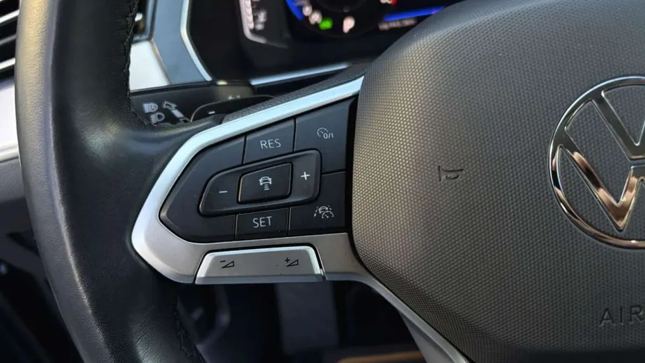VOLKSWAGEN Passat -