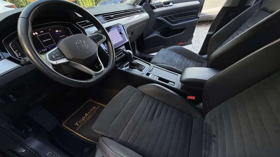 VOLKSWAGEN Passat -