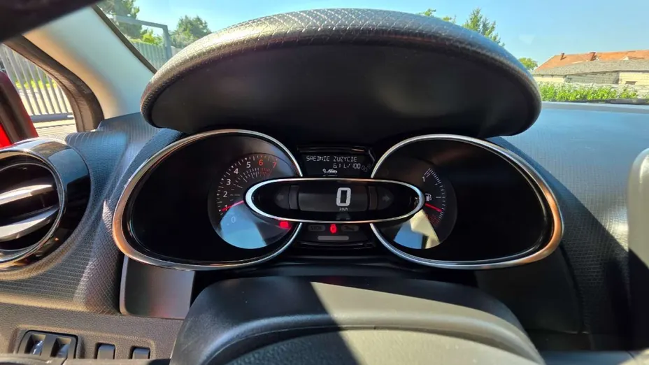 RENAULT Clio -