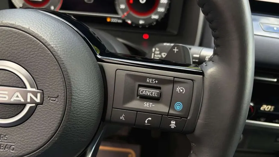 NISSAN Qashqai -