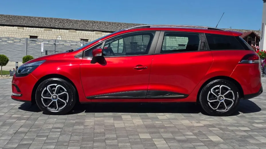 RENAULT Clio -
