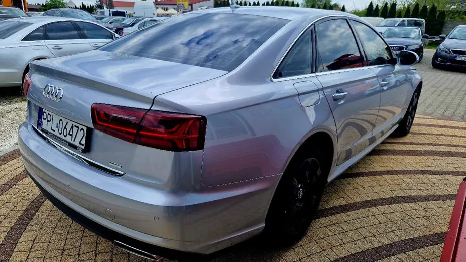 AUDI A6 -