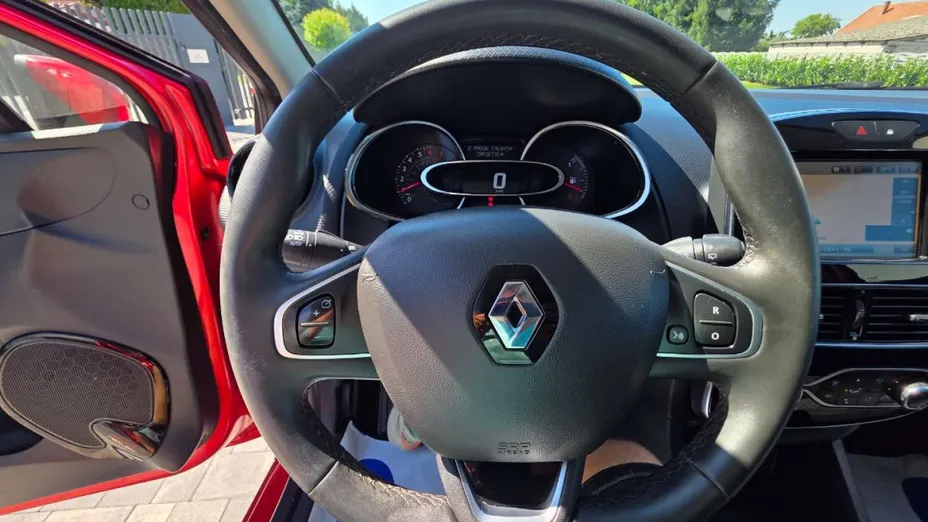 RENAULT Clio -
