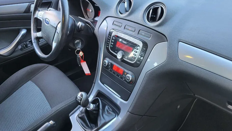 FORD Mondeo -