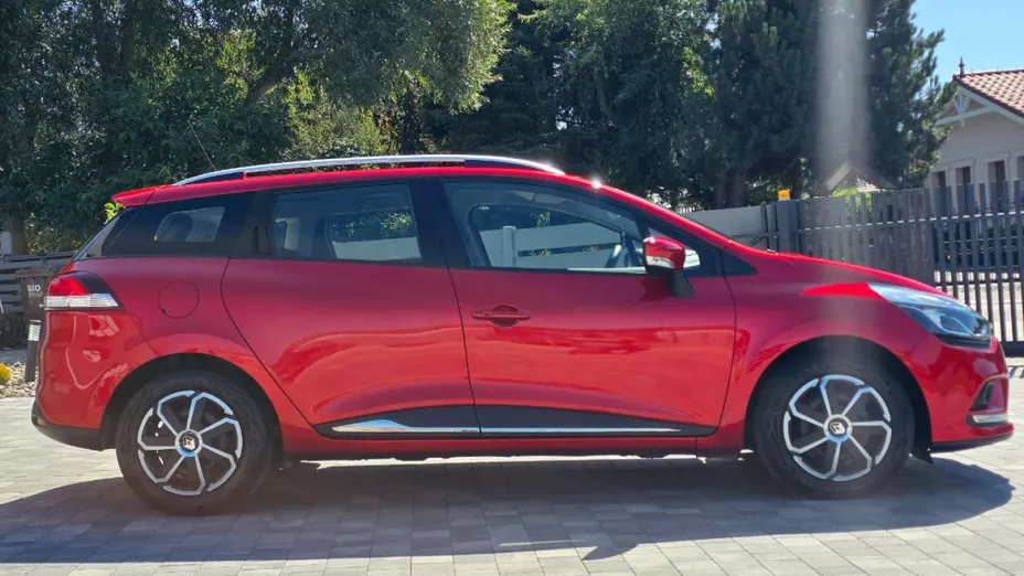 RENAULT Clio -