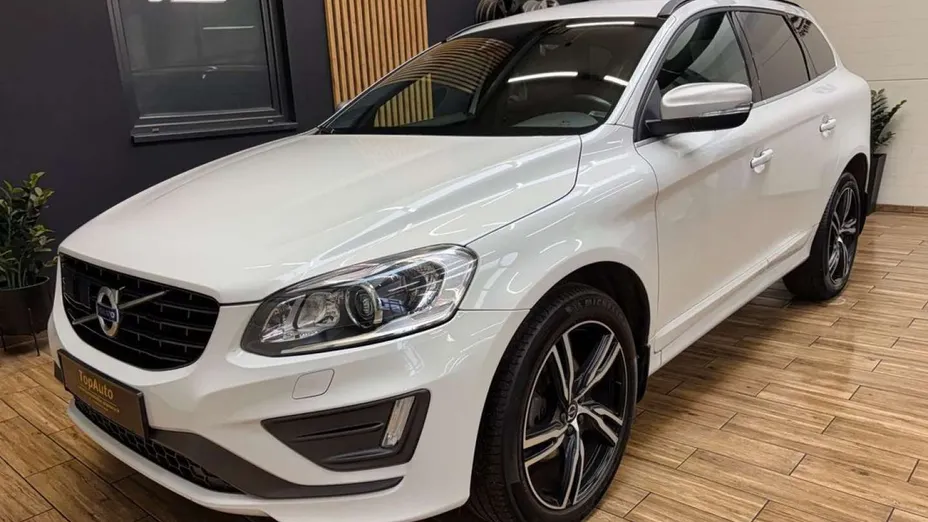 VOLVO XC60 -