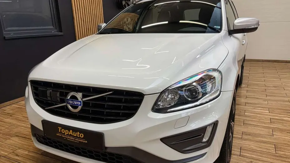 VOLVO XC60 -