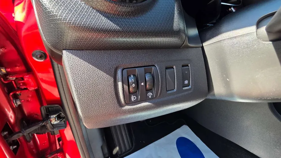 RENAULT Clio -