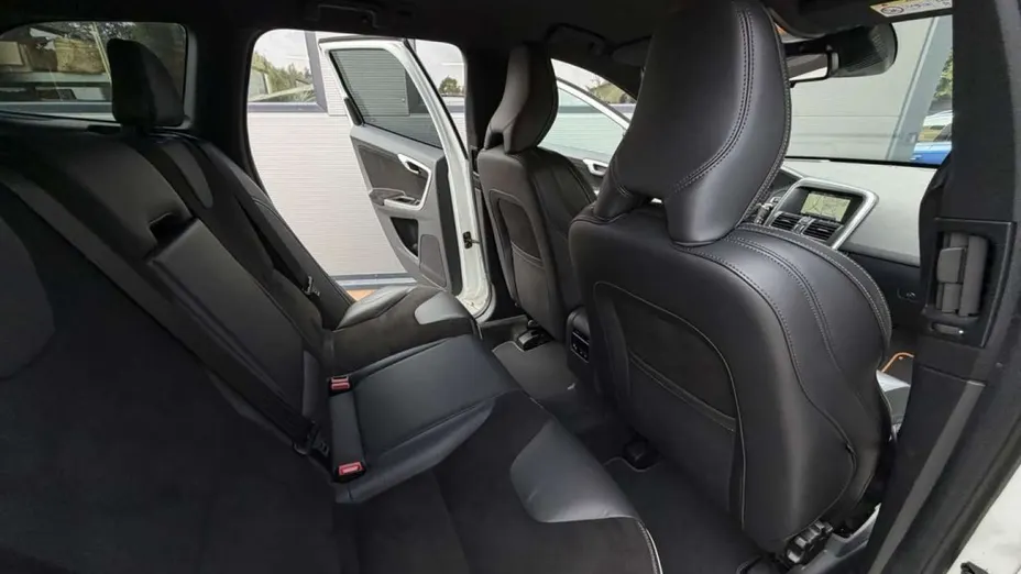 VOLVO XC60 -