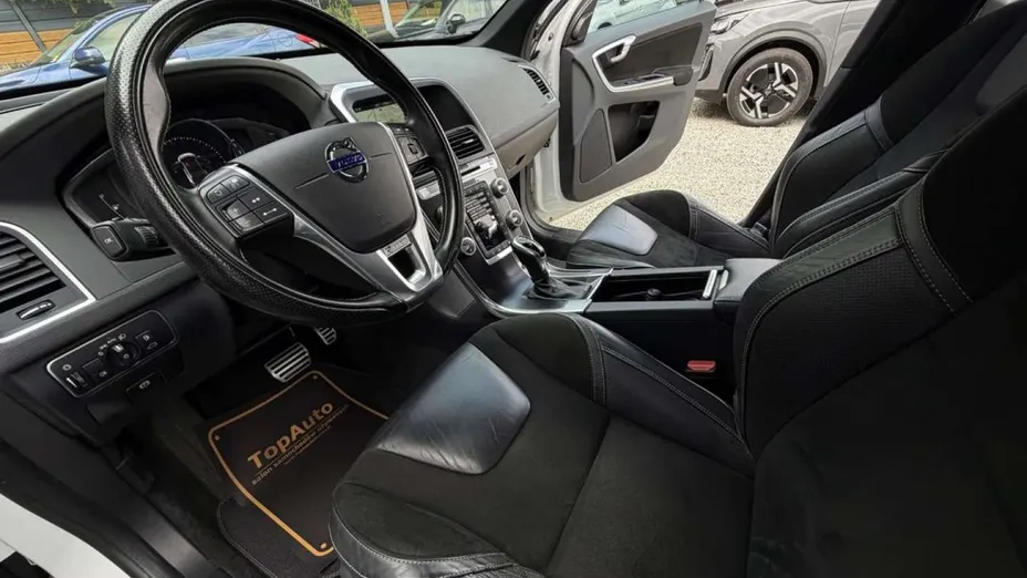 VOLVO XC60 -
