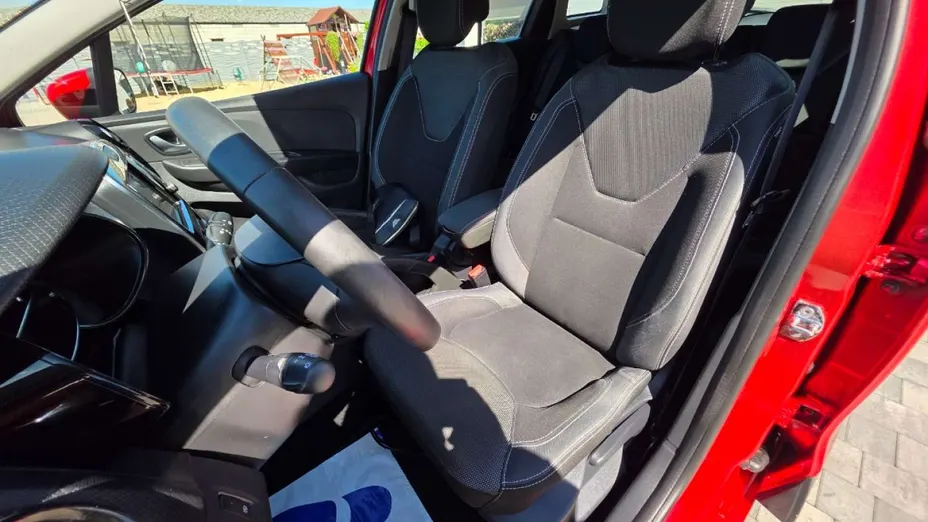 RENAULT Clio -