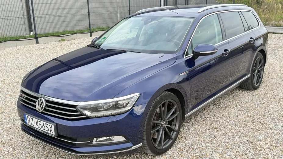VOLKSWAGEN Passat -