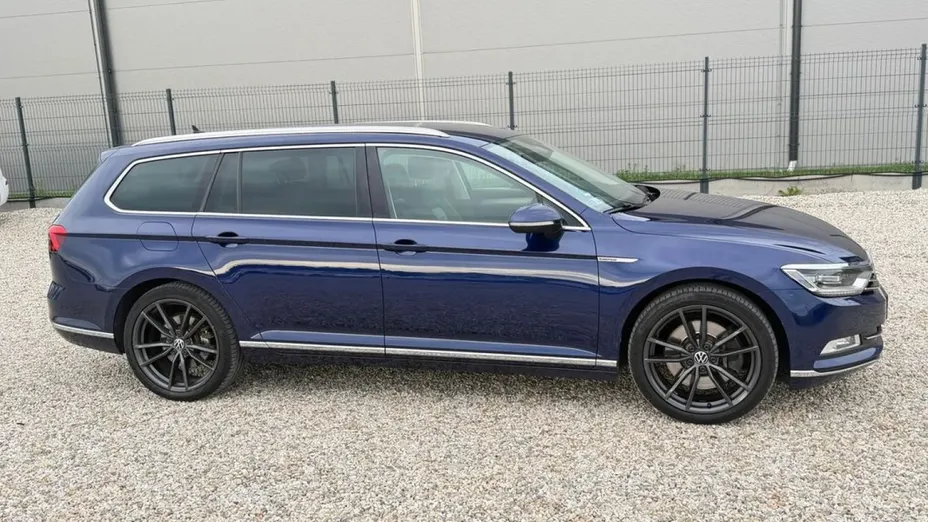 VOLKSWAGEN Passat -