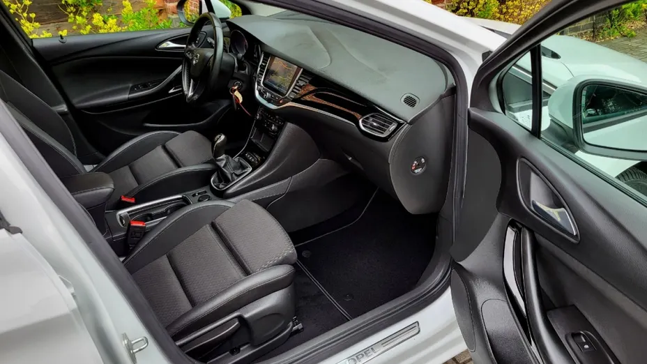 OPEL Astra -