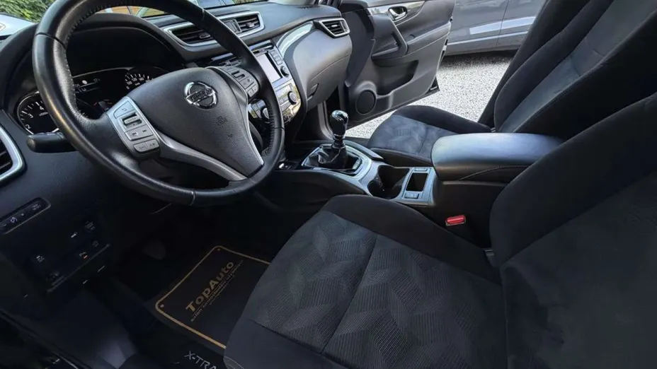 NISSAN X-Trail -