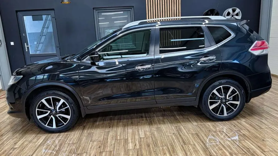 NISSAN X-Trail -