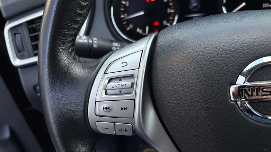 NISSAN X-Trail -