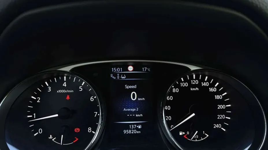 NISSAN X-Trail -