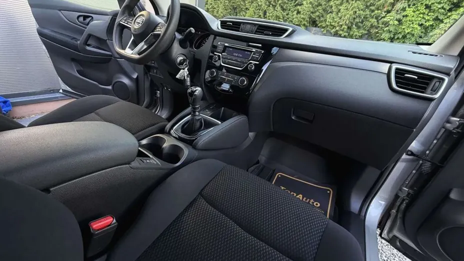 NISSAN Qashqai -