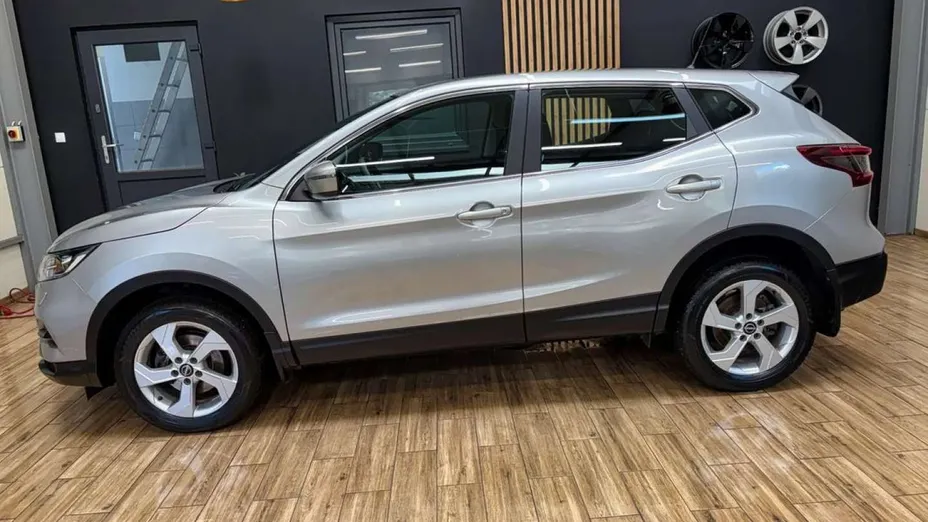 NISSAN Qashqai -