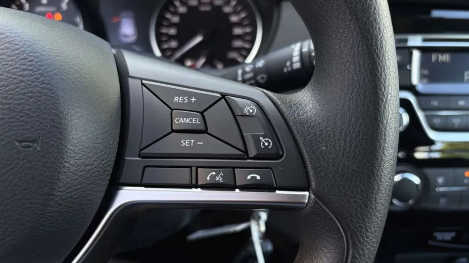 NISSAN Qashqai -