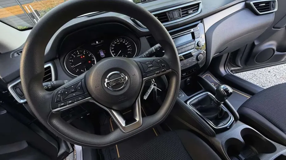 NISSAN Qashqai -