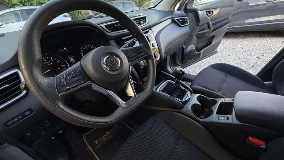 NISSAN Qashqai -
