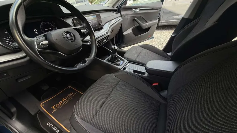 SKODA Octavia -