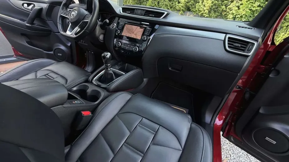 NISSAN Qashqai -