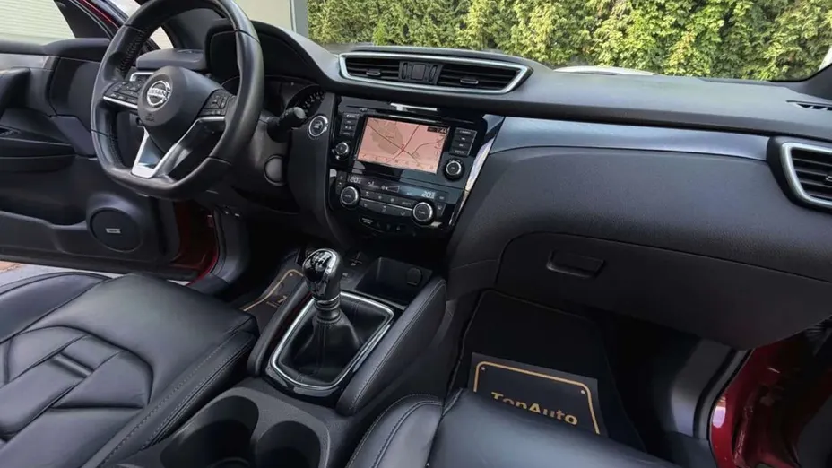 NISSAN Qashqai -
