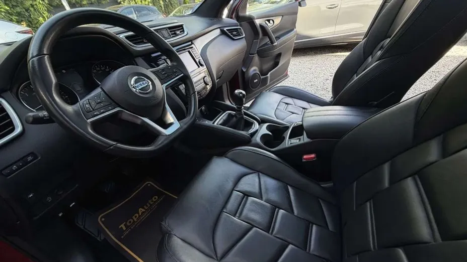 NISSAN Qashqai -