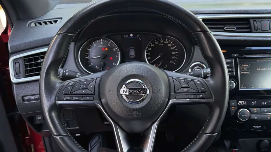 NISSAN Qashqai -
