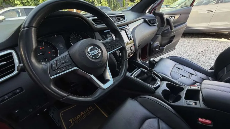 NISSAN Qashqai -