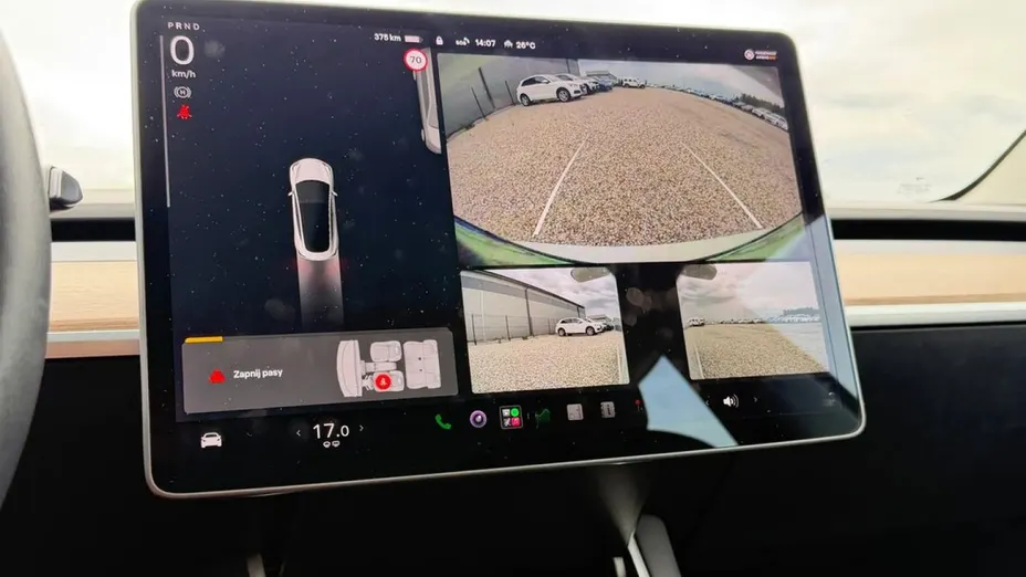 TESLA Model 3 -