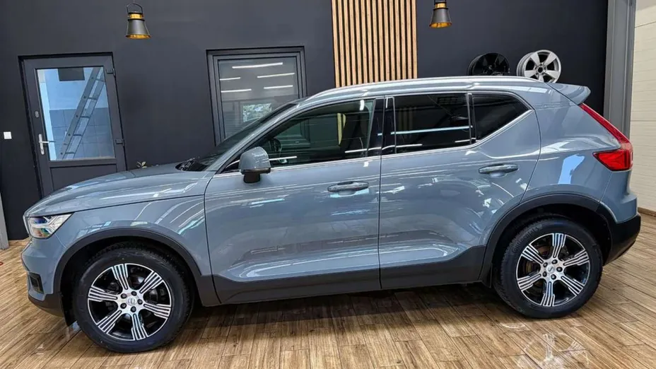 VOLVO XC40 -