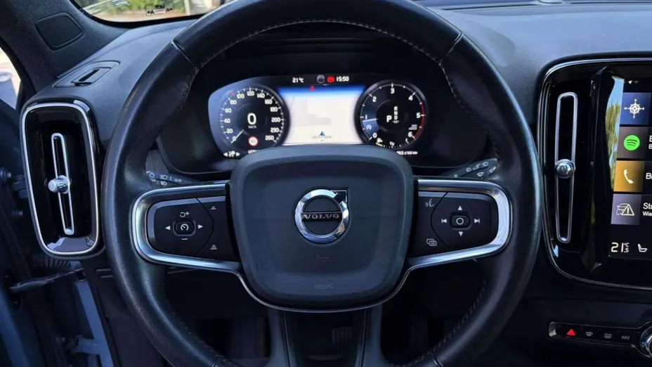 VOLVO XC40 -