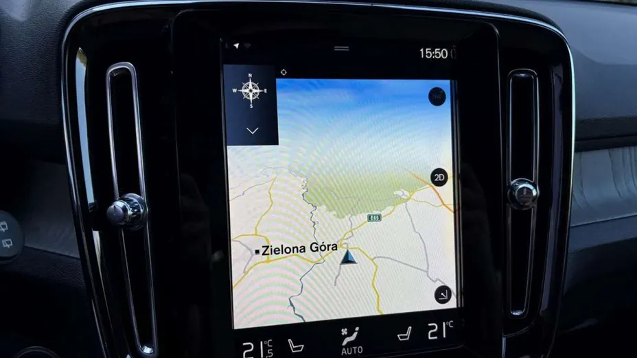 VOLVO XC40 -
